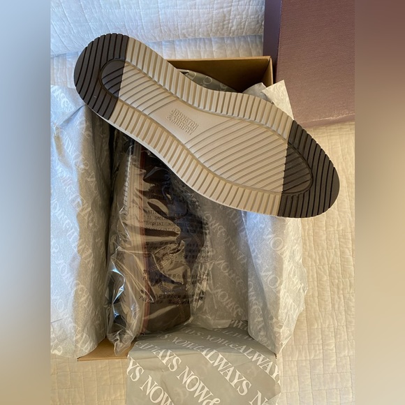 Men’s 10.5 Johnston and Murphy brown suede dress shoes - Picture 2 of 3